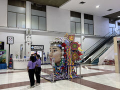 ■タイ・エアアジア　FD3205　バンコクドンムアン1945→チェンライ2105
チェンライ空港は、地方都市の小さな空港です。
定額制のタクシーでホテルへ。
GRABも利用可ですが、定額制タクシーとほぼ同額のようでした。