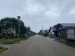 雨がぱらついていましたが道の駅へ！
敷地が広くいろいろ見てまわろうと思うと
移動は地味に歩きます。

小さなお店や体験工房が点在しています。
