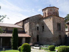 オフリドはバルカンのエルサレムと言われる町で、素晴らしい教会が多く残っています。
ブルガリア帝国の首都であった時代、主教座聖堂として作られた聖ソフィア聖堂で、内部には11世紀のフレスコ画が描かれています。