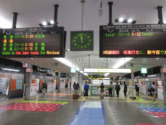 日付が変わる直前 
終電が迫っている JR大阪駅
　