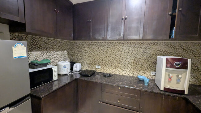 利用していないけど、共同キッチンあり。<br />長期滞在にもいい感じ。<br /><br />お部屋静かでベッドも快適だったけど眠剤飲むタイミング逃し夜中に何度も目が覚めて熟睡できず。<br />