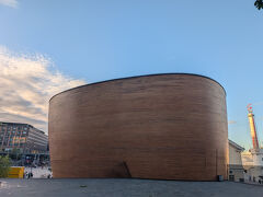 大きな曲げわっぱ・・・。カンピ礼拝堂です。
時間が遅かったし外から見ただけです。