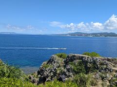 内陸へと進む国道58号から逸れて、真栄田岬へ寄り道。