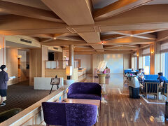 海一望絶景の宿いなとり荘


海岸沿いに面した大きなホテルで、きれいなロビーからの海の眺めも良かったです。
館内土産物店も大きく見ていて楽しい店でした。


静岡県賀茂郡東伊豆町稲取１５３１
https://www.inatoriso.com/