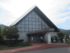 お昼食べてなかったからSUWAガラスの里にあるレストランに行きました
