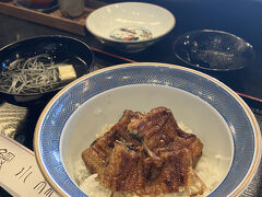 鰻をいただいて腹ごしらえ。