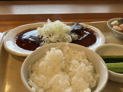 魚沼のレストランで新米をいただきます。