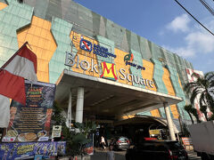 入ってみます。