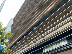 １７時　本日のお宿　チェックインだけ済ませます
高知駅すぐそばにあるホテル
昨日とは比べものにならないくらい綺麗
当たり前か、値段も昨日の倍だから
高知市内のホテルかなり満室が多くて、高くても利便性をとってここに決めました
