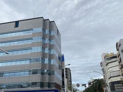 2025.10.12 3日目
５時４５分ホテル出発
ホテルの朝ごはんも捨てがたかったけど・・・日曜市に繰り出します
行ってみたものの６時から開いているお店はなくてですね
８時くらいの方が良いのかもと思い、先にコインランドリーに行くことに
天気も心配ですが、雨は降らなそう

洗濯も終了　これで安心できます
着替えは多めに持ってきているけど、ここ数日蒸し暑くてですね
夫が半袖洗濯してほしいと・・・洗濯を１日前倒ししたわけです