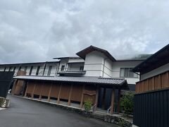 綺麗な温泉宿です

HPで見た、「とろっとした湯」にひかれました

本当に優しいお湯でした。
内湯２つ（内１つは冷泉）露天風呂あり

頑張って冷泉に入ってみました
意外に入れるじゃん

久々に長湯してしましまいました

道の駅で少し充電してから高知市内に戻りましょう