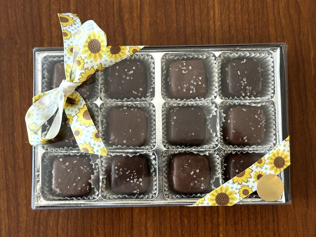 ソルト付きのミルク＆ビターチョコももらいました。<br />