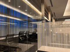 朝5：30頃空港に着いた。朝早くから飛行機に乗る人も空港スタッフも、みんなお疲れさまー