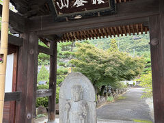 まずは東光寺へ
鎌倉時代に南宋から渡来した禅僧の蘭渓道隆ゆかりのお寺です
