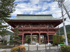 東光寺近くにある甲斐善光寺（浄土宗）へ移動
山門は重要文化財