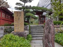 大巧寺（だいぎょうじ）
　大巧寺は、ＪＲ横須賀線鎌倉駅から 徒歩３分に位置する日蓮宗系の
　単立寺院です。  産女霊神が祀られており、安産を願う人々に 信仰
　されています。
