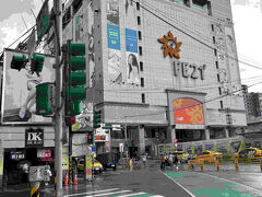 これは、遼東百貨店という、ニトリや無印なども入った、きれいなデパート。
日本にもあるのに、思わず、物色しました。