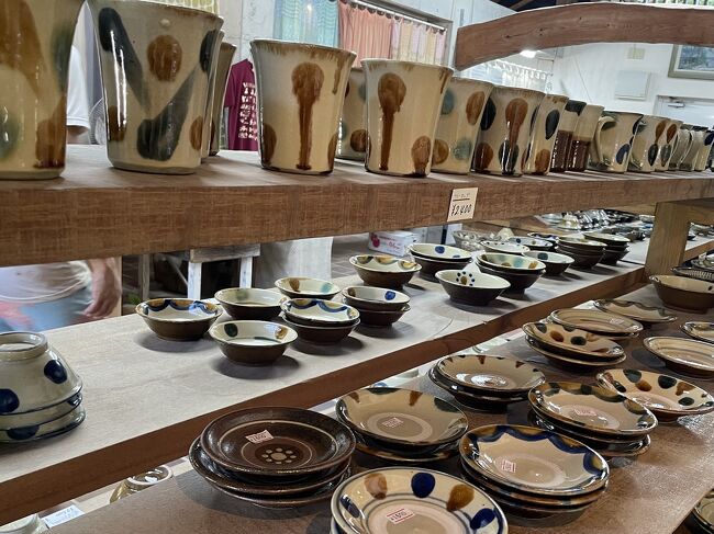 店内には素敵な陶器がたくさんあります