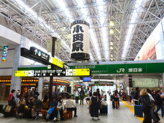 改札口まわり。小田原ちょうちんが素晴らしい。