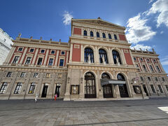 ウィーン楽友協会
年末年始の「ニューイヤーコンサート」でお馴染み