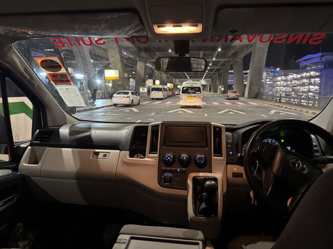 10分後、2時過ぎにホテルの送迎車に乗車出来ました。