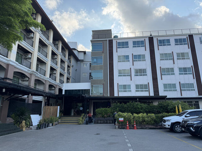 08:10　朝の散歩に出かけます。<br />