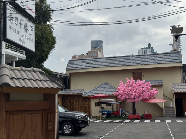 ソイ49を過ぎてから左折して北進中。