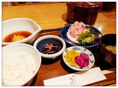 丸水　道後店
道後温泉駅から徒歩3分
鯛めし御膳2,400円