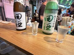 平日昼間だからか、待たずに案内してもらいました。