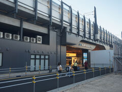 向かったのは松山駅
明日宇和島までの往復の切符を購入
昨年はみどりの窓口が閉まっていて乗ろうとした列車に間に合わず1時間半時間を潰した教訓を活かしました