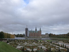 ガイドブックとかで見る視点はここかな？庭園がめちゃくちゃ綺麗に整備されてて美しい！

朝10時前、人も少なくて良き。