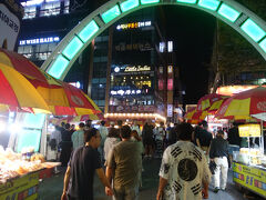 ここはBIFF広場です。
ものすごい人で賑わっています。