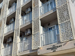 16：30　ホテル着。

石垣でブレックファーストホテル・マルシェに一泊。早朝便を使わないと、西表に行くには石垣に前泊する必要があります。

ホテルはユーグレナモールのすぐ横で繁華街にあります。