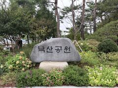 お腹いっぱいになったので、タクシーで駱山公園へ