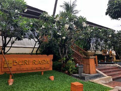 チャウエンのメインストリートを少し南下して、今日から4泊する「ブリ・ラサ・ビレッジ」に到着。