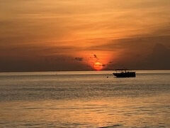 日の出を見られるのはこの旅で初めてかな。