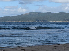 初秋の日本海は少し荒れてました。