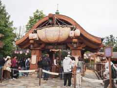 【ラプンツェルのランタンフェスティバル】
この時間は乗りませんが、結構待ってる人いました
