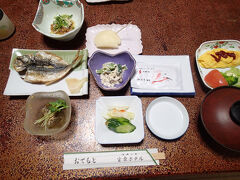 朝食を頂きます。今日は定時の７：３０です。