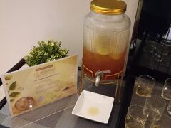 IBIS STYLE
フランス系アコーのIBISシリーズの１つ。
ちょっとだけ普通のIBISより良いのがIBIS STYLE。
Novotelが同じ建物のある。アコー得意の2個1作戦のホテル。