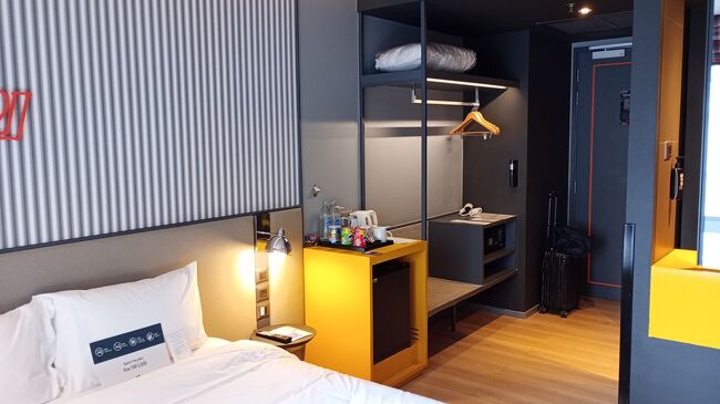 新しく綺麗で快適だけど趣味が良いとは言えないなあ。