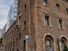 1924年建築の大阪倶楽部。
ロンドンを舞台とした小説なんかに出てくる会員制の社交倶楽部で、21世紀の大阪にも残っているんですね。