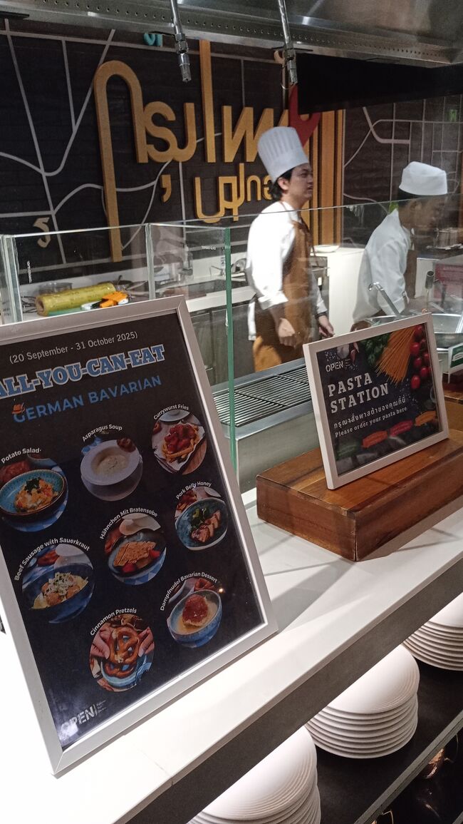 こちらはパスタなどイタリアンのオーダー式のブッフェ