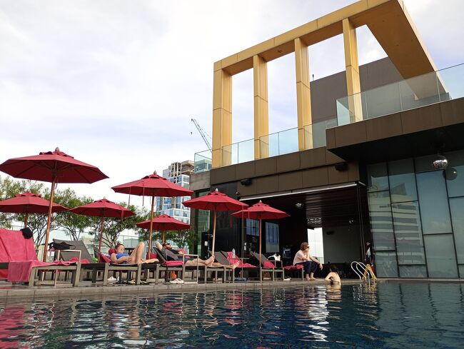 タイミングが悪いとビーチベットが一杯になるので注意