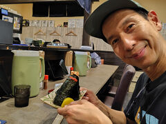 【新潟とんべい】

とっても大きなおにぎり
にぎりたてのふっくらおむすびはおいしいです

「ごちそうさま」