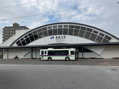 能登川駅
古い町並みの中に洒落た造りの駅舎が建っています。