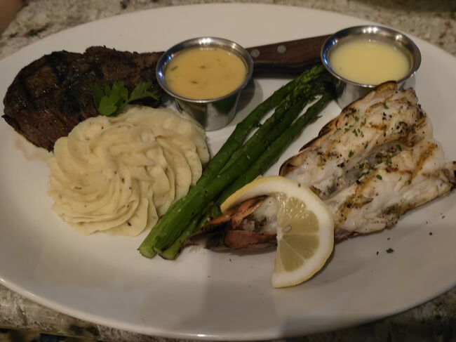 Surf＆Turf<br />シュリンプ＋ステーキのセット<br />＄100