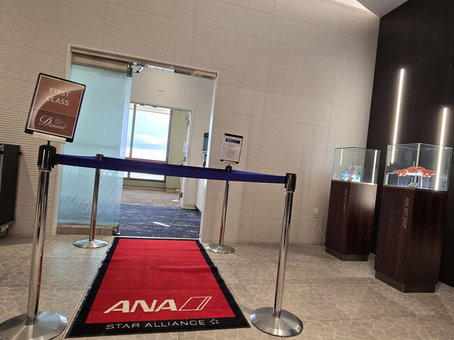 ラウンジから→アッパーデッキに直接搭乗することができます。<br />とても便利です。