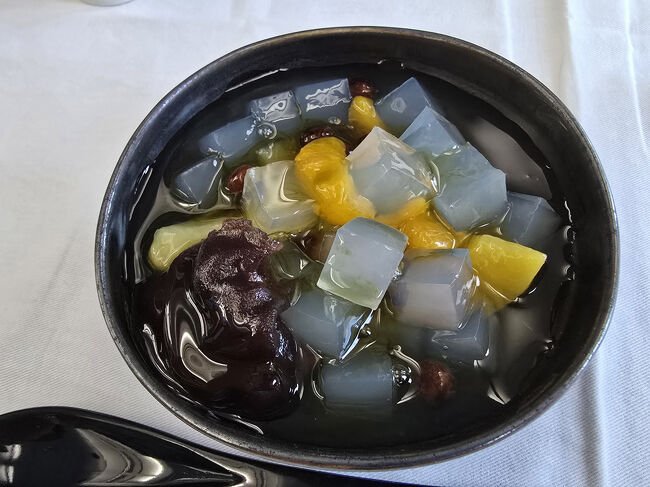 ＜御飯＞最初にお断りしておきました。<br />＜甘味＞和菓子屋のあんみつ