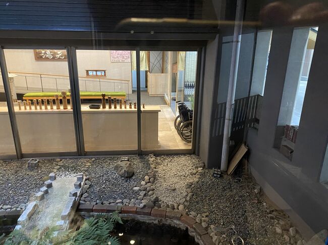 ちなみにコの字型の建築様式で、中庭があります。